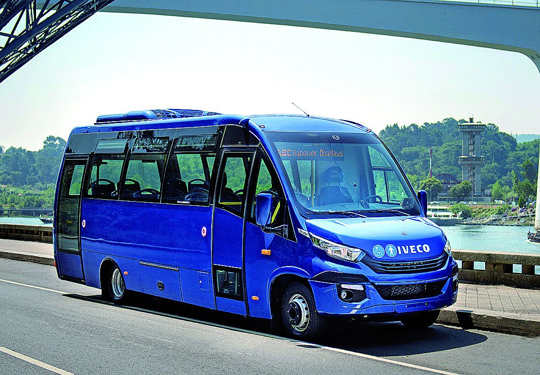 Tipo: Minibus urbano
Longitud: 7,8/8,2 metros
Altura: 3,1/3,19 metros
Chasis: Iveco.
Capacidad: hasta 20 sentados + 11 de pie +1 PMR ó 2 transportines+C.