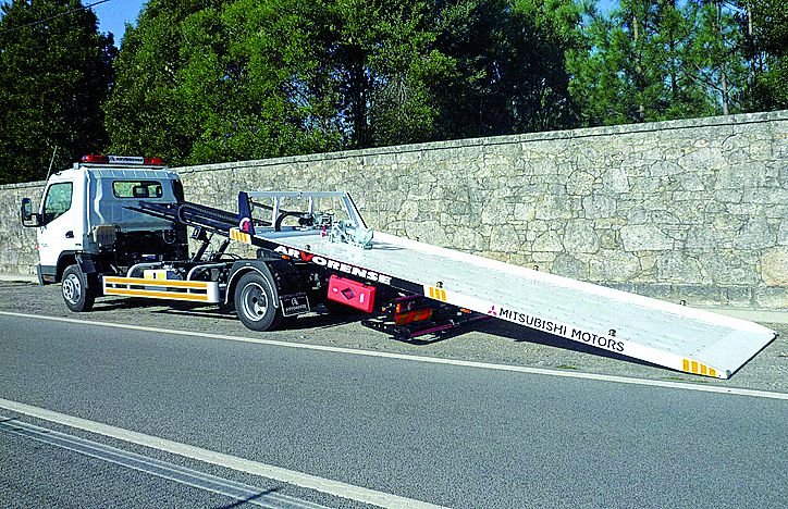 Fabricado para rescates y transportes de vehículos. Cuenta con dos versiones, de acero y de aluminio, para aumentar su ligereza sin renunciar a características como resistencia y funcionalidad.