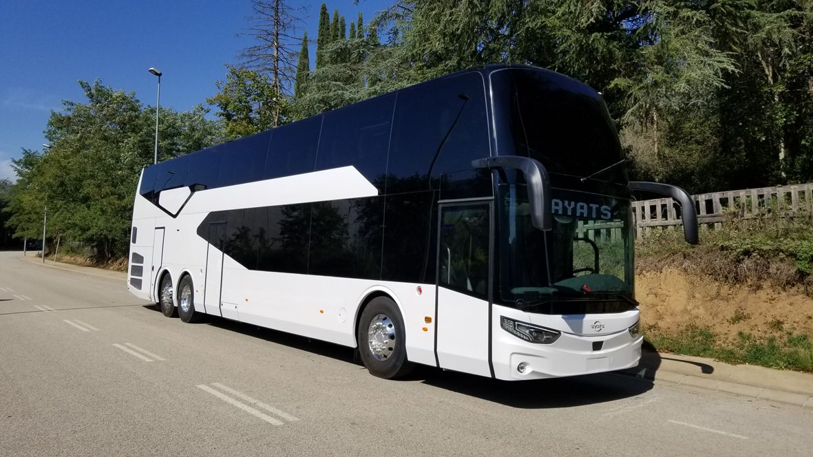 Tipo: Autocar dole piso - Gran turismo
Longitud: Desde 13,35 hasta 14,35 m.
Altura: 4 metros
Capacidad: 93 plazas + T + C 
Chasis: Integral, MAN, Scania.
Características: Estructura de acero inoxidable, laterales y frontales de poliéster. Vehículo Clase III con multitud de extras a escoger.