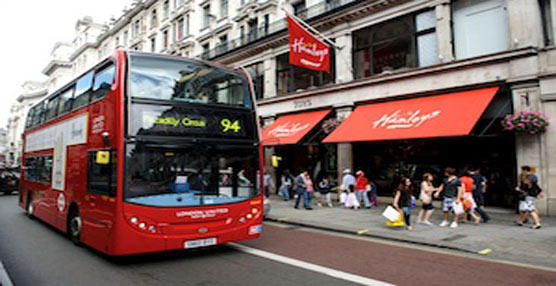 Llega a los autobuses de Londres el pago con tarjeta de crédito sin contacto