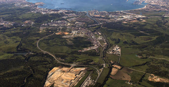 La Junta de Andalucía y ACETM crearán un Centro de Servicios Transfronterizo al Transporte en la Bahía de Algeciras