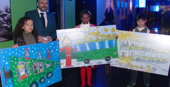 Vitrasa otorga los premios correspondientes a su concurso infantil de postales de navidad