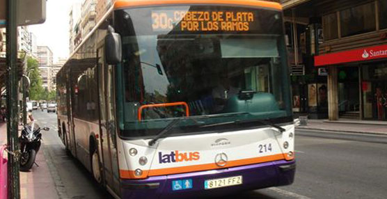 El autobús nocturno de los fines de semana en Murcia atendió en 2012 a más de 52.000 viajeros.