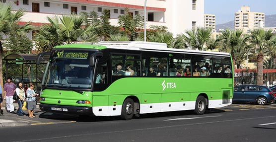 Un autobús de la empresa Transportes Interurbanos de Tenerife (Titsa).