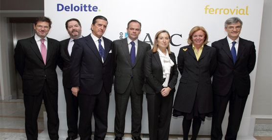 La ministra de Fomento, Ana Pastor, antes de su intervención en el Foro ABC.