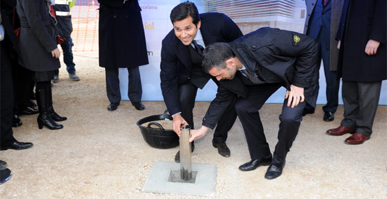 Colocación de la primera piedra de la futura terminal de Grimaldo Group en Barcelona.