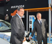 IBIL y Nissan instalan el primer punto de carga rápida en una estación de servicio del Grupo Repsol de Cantabria