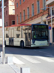 Menos autobuses y frecuencias para reducir el déficit del bus urbano en la ciudad de Teruel