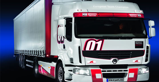 Renault Trucks presenta su nueva versión del vehículo de carreras Premium Truck Racing para el año 2013