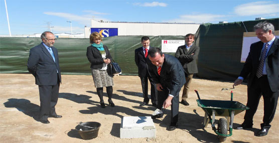 Murcia inicia la construcción de las cocheras de Transportes de la ciudad con la colocación de la primera piedra