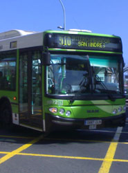 Bus de la empresa Titsa.