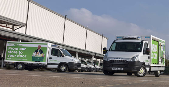 Los nuevos Iveco Daily destinados al reparto a domicilio de los supermercados Asda.