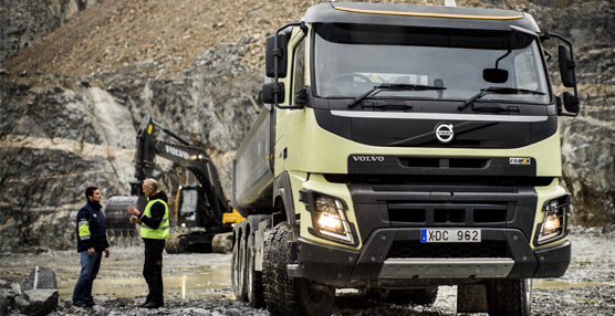 Volvo Trucks presenta en Bauma el nuevo FMX equipado con sistema de dirección dinámica y una cabina renovada
