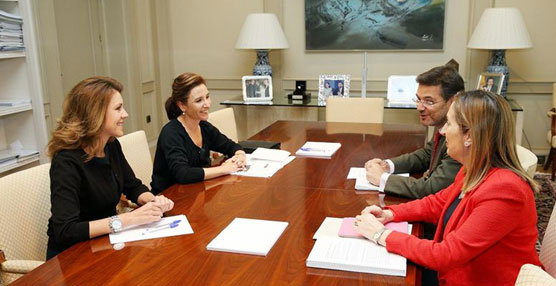 Reunión entre la presidenta de Castilla-La Mancha, María Dolores Cospedal, la ministra de Fomento, Ana Pastor, la consejera de Fomento del Gobierno regional, Marta García de la Calzada, y el secretario de Estado de Infraestructuras, Transporte y Vivi