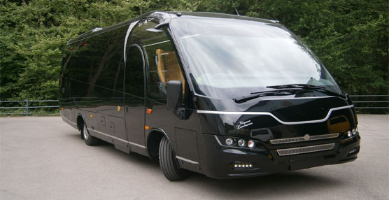 Indcar entrega una unidad de la carrocería Mago2 a EleganceLimousines y 12 Wing Iveco en Francia