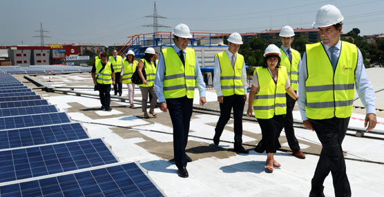 Elogia colabora con Interfrisa en la instalación de una planta solar  en los almacenes de Tarrasa