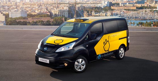 Nissan presenta el taxi el&eacute;ctrico de Barcelona e-NV200 que tambi&eacute;n se emplear&aacute; para reparto de mercancias