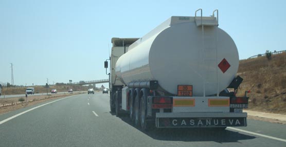 La CNAE recomienda mantener una velocidad constante y no acelerar bruscamente ni frenar de golpe.