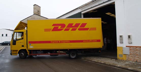 Los primeros materiales del proyecto solidario Laovo Cande inician su viaje hacia Guinea-Bissau de la mano de DHL