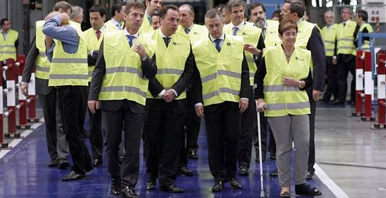 El lehendakari Urkullu y José Luis Bilbao han visitado la planta de Abadiño.