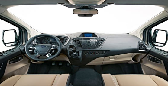 Interior del Ford Tourneo.