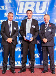 Peter Cullum, vicepresidente del CTM, Marcel Frings, Representante de TimoCom, y Pere Padrosa, Vicepresidente IRU.