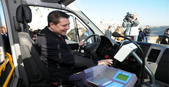 Presentación de uno de los autobuses.