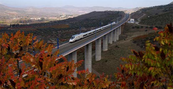 Fomento y los sindicatos mayoritarios alcanzan un principio de acuerdo para la nueva organización de Renfe Operadora