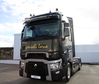 Renault Trucks hace entrega de los primeros modelos Euro 6 que llegan a Espa&ntilde;a en Murcia y Huesca