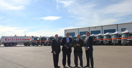 José Luis Ruiz Heras, director general Baltransa; Vicente Cano, director  Vehículos Industriales Pesados Mercedes-Benz España; José Luis Ruiz López, presidente Baltransa y Guillermo Ruiz Heras, director comercial Baltransa.