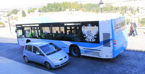 Autobús de Toledo en su recorrido por la ciudad.