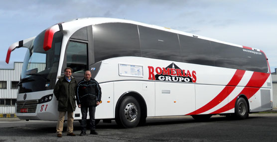 Autobús de Autocares Romerías carrozado por Sunsundegui.