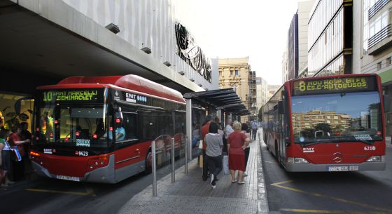 Los usuarios del transporte público de Valencia podrán pagar con el teléfono móvil en breve