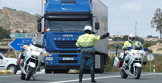 Durante los siete días de campaña, los agentes de la Agrupación de Tráfico de la Guardia Civil han controlado 27.782 vehículos de mercancías y han denunciado a 7.122 conductores.