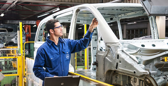 Daimler Trucks anuncia que va a registrar un importante crecimiento en ventas y EBIT para el conjunto del año 2014.
