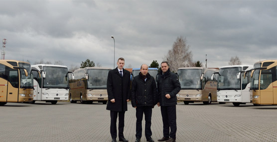 Mercedes-Benz entrega 20 unidades de su autocar Tourismo a la compa&ntilde;&iacute;a polaca RafTrans para viajes de alta gama