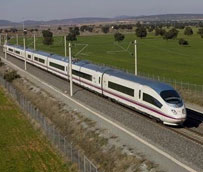 Renfe ofrecer&aacute; rutas combinadas de tren y autob&uacute;s a Roquetas y Cazorla y con barco de Algeciras a Ceuta