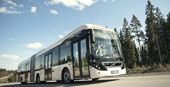 El modelo híbrido articulado 7900 de Volvo. Foto: Volvo Buses.