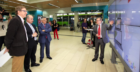 El director gerente del Consorcio Regional de Transportes de Madrid ha asistido a la demostración de esta nueva tecnología.