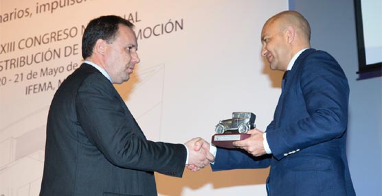 La red oficial de Peugeot recibe un reconocimiento del comit&eacute; ejecutivo de Faconauto por su labor solidaria