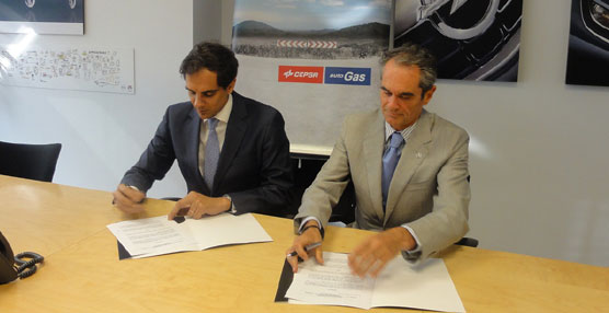 Opel y CEPSA firman un acuerdo para potenciar el uso de autog&aacute;s como combustible de automoci&oacute;n