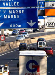 Fenadismer insiste en rechazar la ecotasa francesa que afectará a más de 100.000 camiones españoles