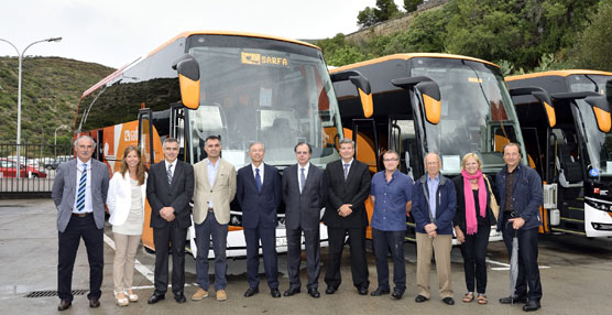 Presentación de los cinco nuevos autobuses que se incorporan a la flota de Sarfa. 