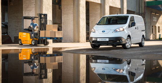 Nissan lleva hasta Andaluc&iacute;a su e-NV200 para acercar a los transportistas los beneficios de la movilidad el&eacute;ctrica