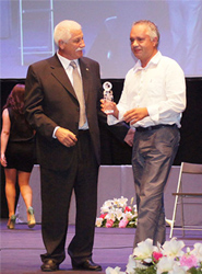 Imagen de la entrega del premio.