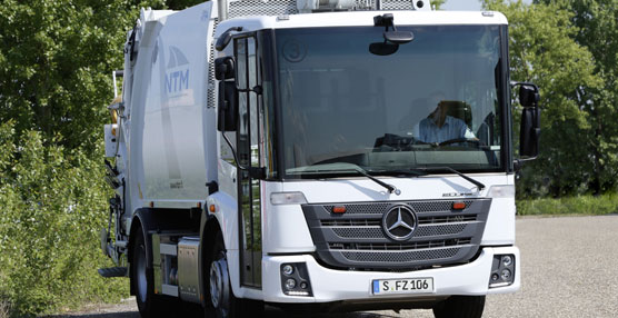 Nuevo Euro 6 Mercedes-Benz Econic NGT equipado con una transmisión Allison de la serie 3000.