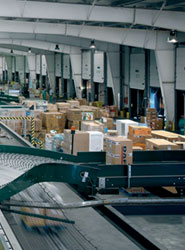 El comercio electrónico y los envíos internacionales impulsan la actividad logística.