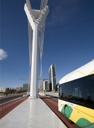 TRAM, nueva línea de transporte urbano ecológico que mejora la accesibilidad y acceso al transporte público a determinadas áreas del centro histórico de la ciudad de Castellón.