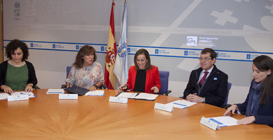 La conselleira de Medio Ambiente, Territorio e Infraestructuras, Ethel Vázquez y la conselleira de Trabajo y Bienestar, Beatriz Mato firmaron el acuerdo.
