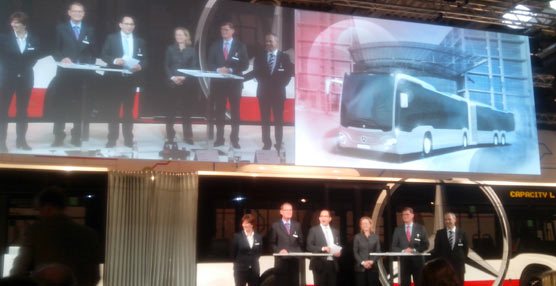 Mercedes-Benz presenta el nuevo CapaCity L, el autobús urbano más largo de Europa